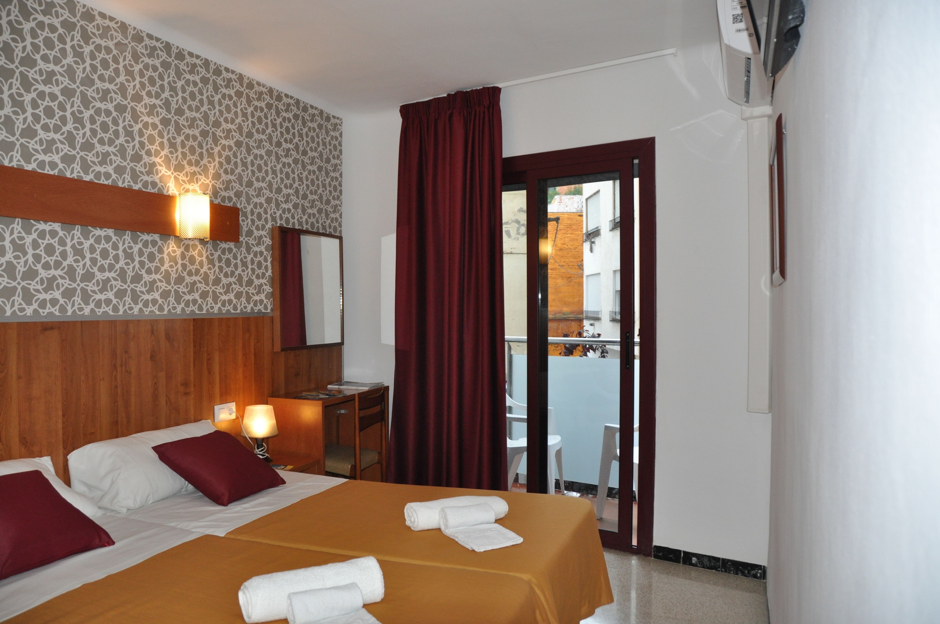 In-room safe, desk, blackout curtains, free WiFi