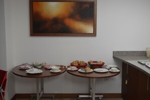 Free daily full breakfast - Best Western Hotel Zen (Quito)