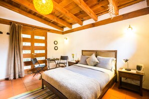 標準客房, 1 張加大雙人床 | 客房內保險箱、書桌、免費無線上網、床單