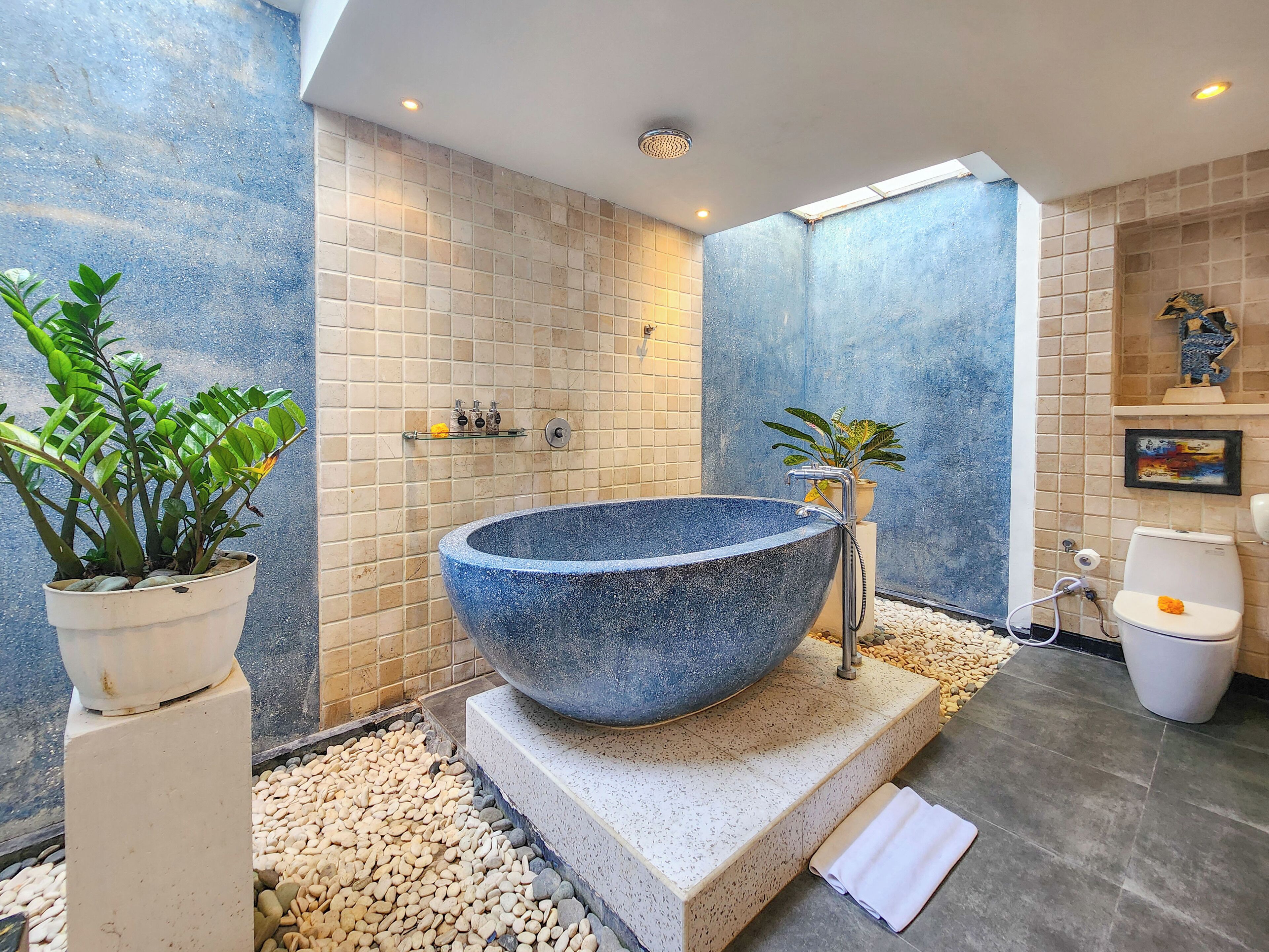 Artículos de higiene personal gratuitos, secador de pelo y albornoces