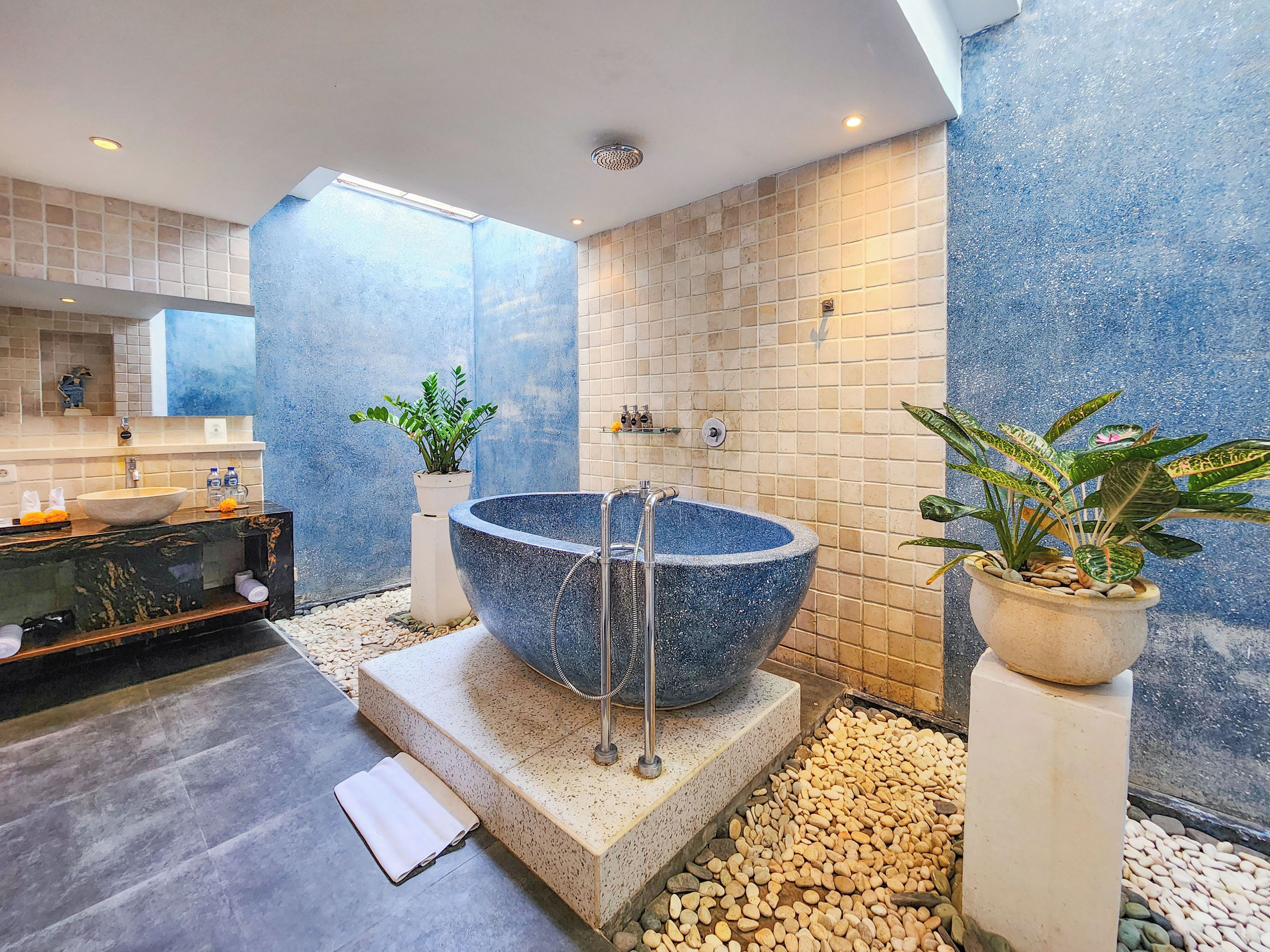 Free toiletries, hair dryer, bathrobes, slippers