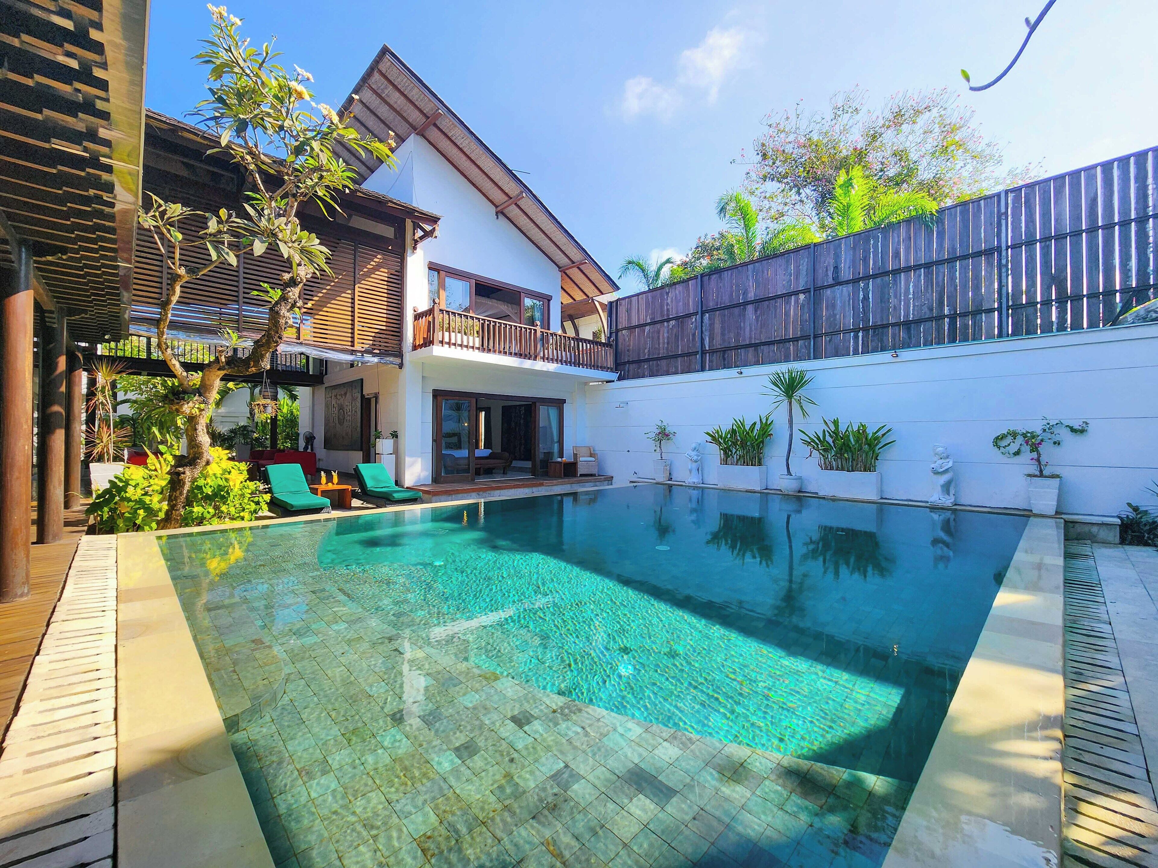 Indoor pool, outdoor pool
