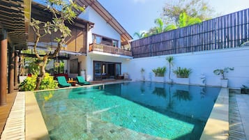 Indoor pool, outdoor pool
