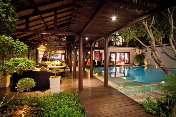 Outdoor banquet area - Villa Casis by Nagisa Bali (Denpasar)