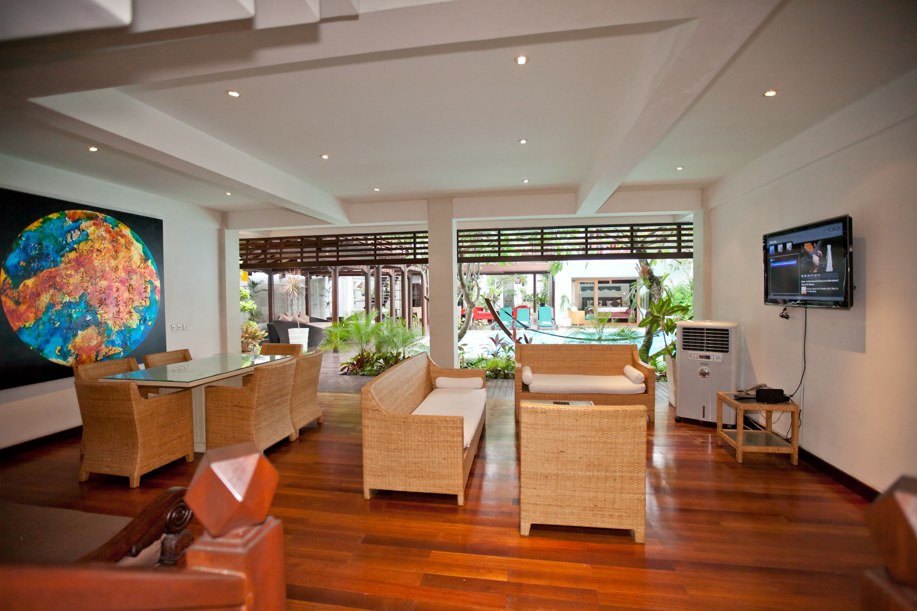 42-inch flat-screen TV with cable channels, LED TV