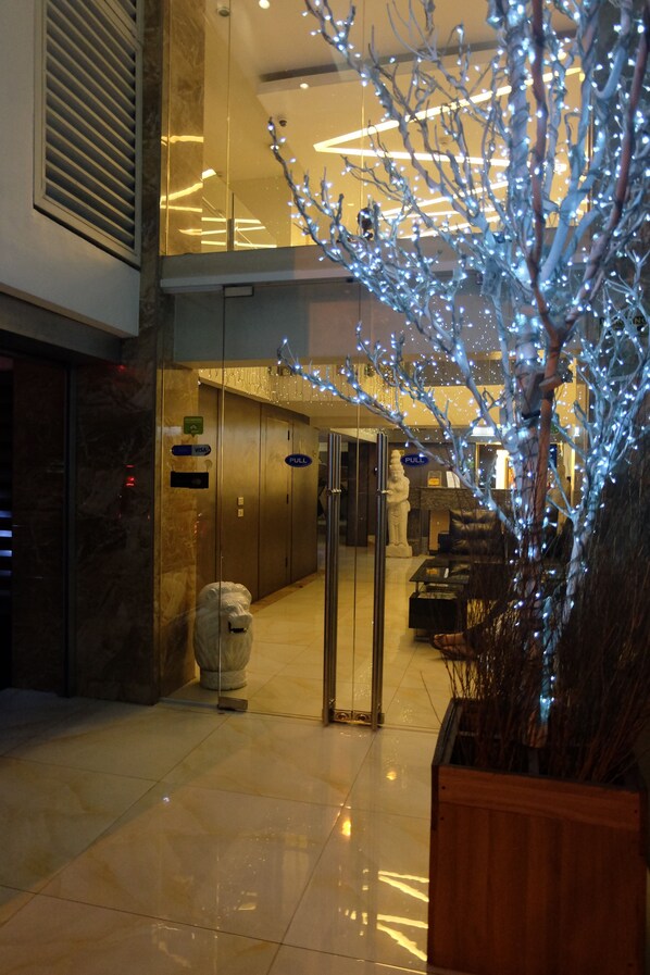 Front of property - Oriental Zen Suites (Manila)