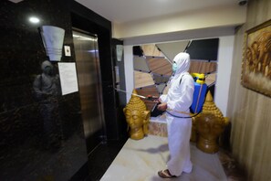 Lift - Oriental Zen Suites (Manila)