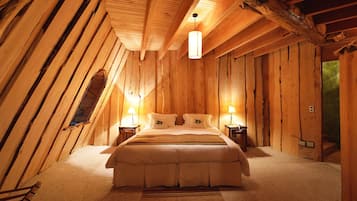 Superior Double Room | Minibar, in-room safe, blackout drapes, bed sheets