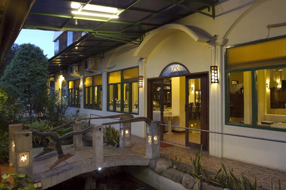 SARE Suites