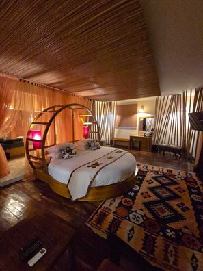 Minibar, bureau, Wi-Fi gratuit, draps fournis