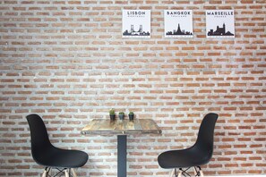Bar (on property) - Home16 Hostel 16 (Bangkok)