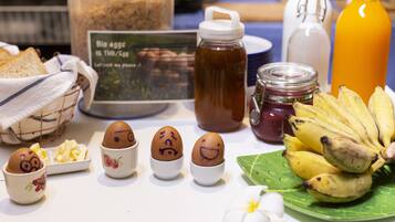 Desayuno de cocina local todos los días (con cargo)