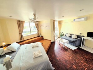 Deluxe Double Room, 1 King Bed, Balcony | Blackout drapes, iron/ironing board, free WiFi, bed sheets - Home16 Hostel 16 (Bangkok)