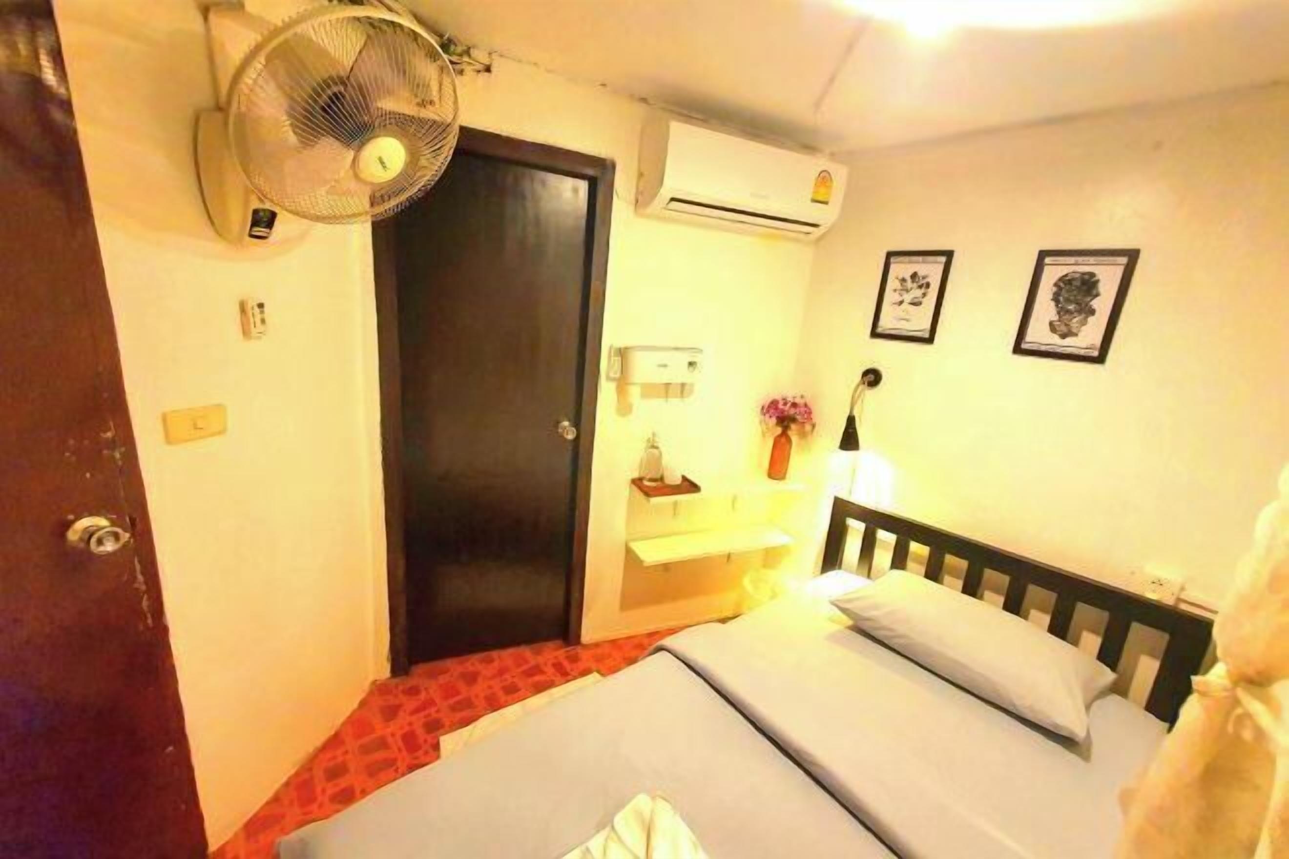 Blackout drapes, iron/ironing board, free WiFi, bed sheets