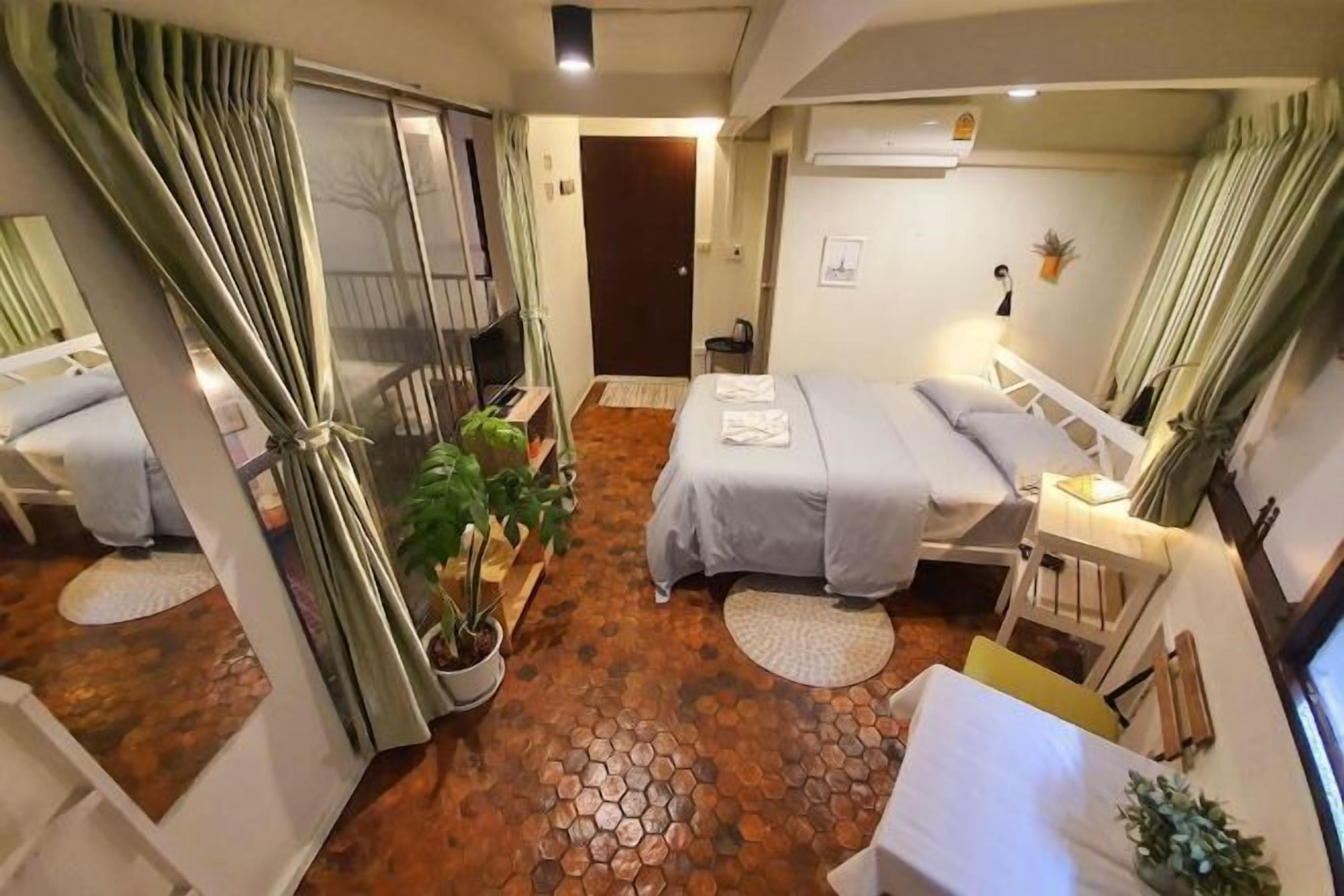 Blackout drapes, iron/ironing board, free WiFi, bed sheets