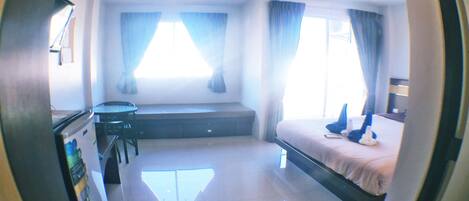 Standard Room | In-room safe, desk, free WiFi