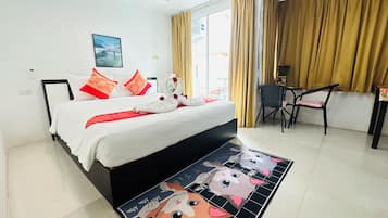 Superior Room with Balcony | Odada kasa, ücretsiz kablosuz İnternet, çarşaf takımı