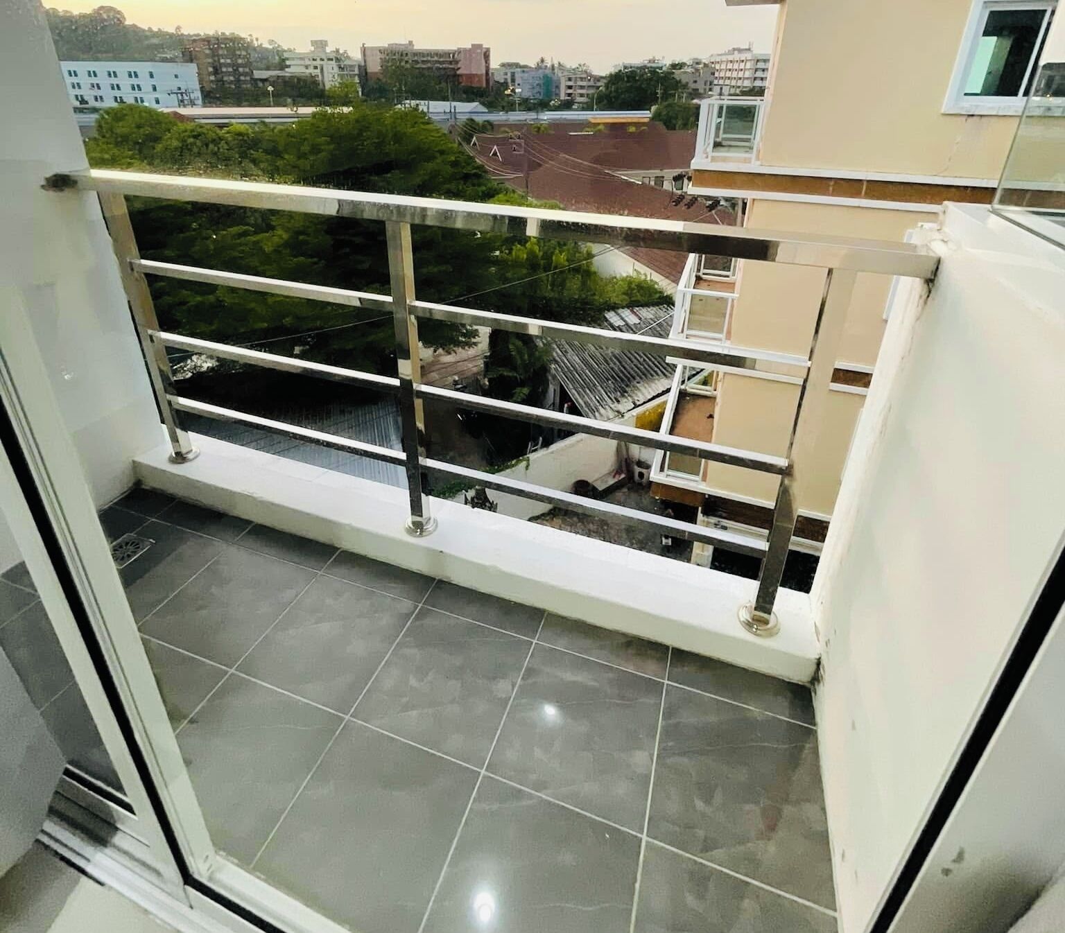 42-Zoll-LCD-Fernseher mit Kabelempfang, Fernseher