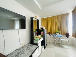 Coffres-forts dans les chambres, Wi-Fi gratuit, draps fournis