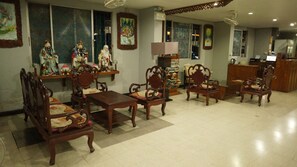 チェックイン / チェックアウト キオスク