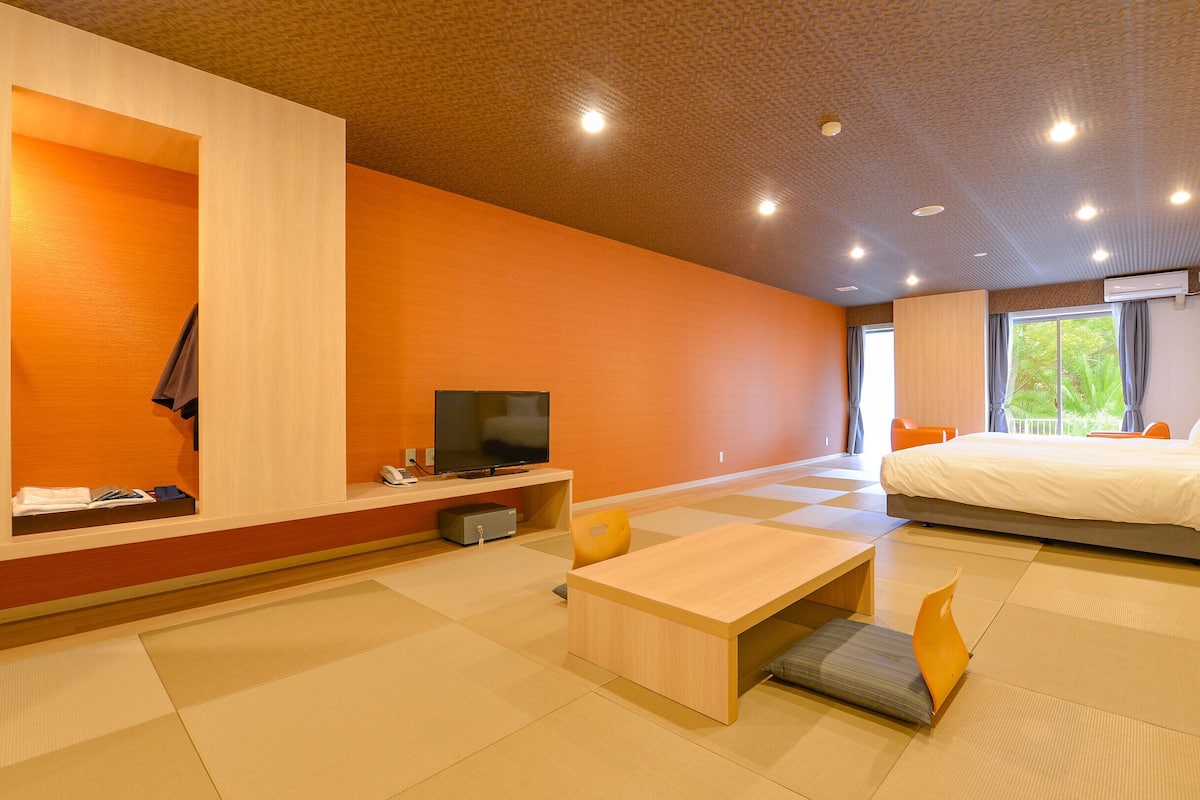 Superior Japanese-Style Twin Beds Room with 20 Tatami mats(Annex)- Shared Bathroom - Non-Smoking | In-room safe, bed sheets