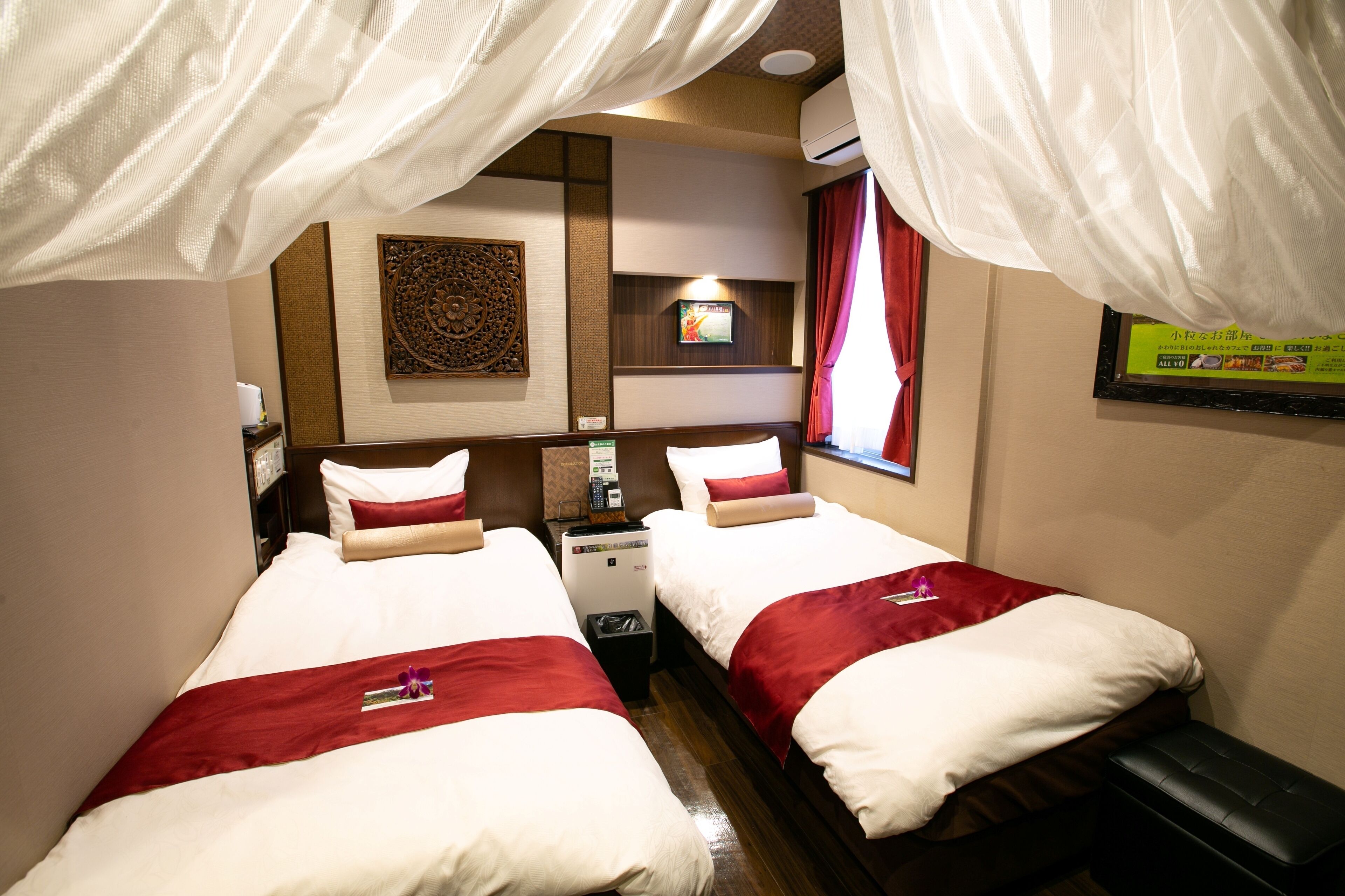 down duvets, desk, free wifi, bed sheets