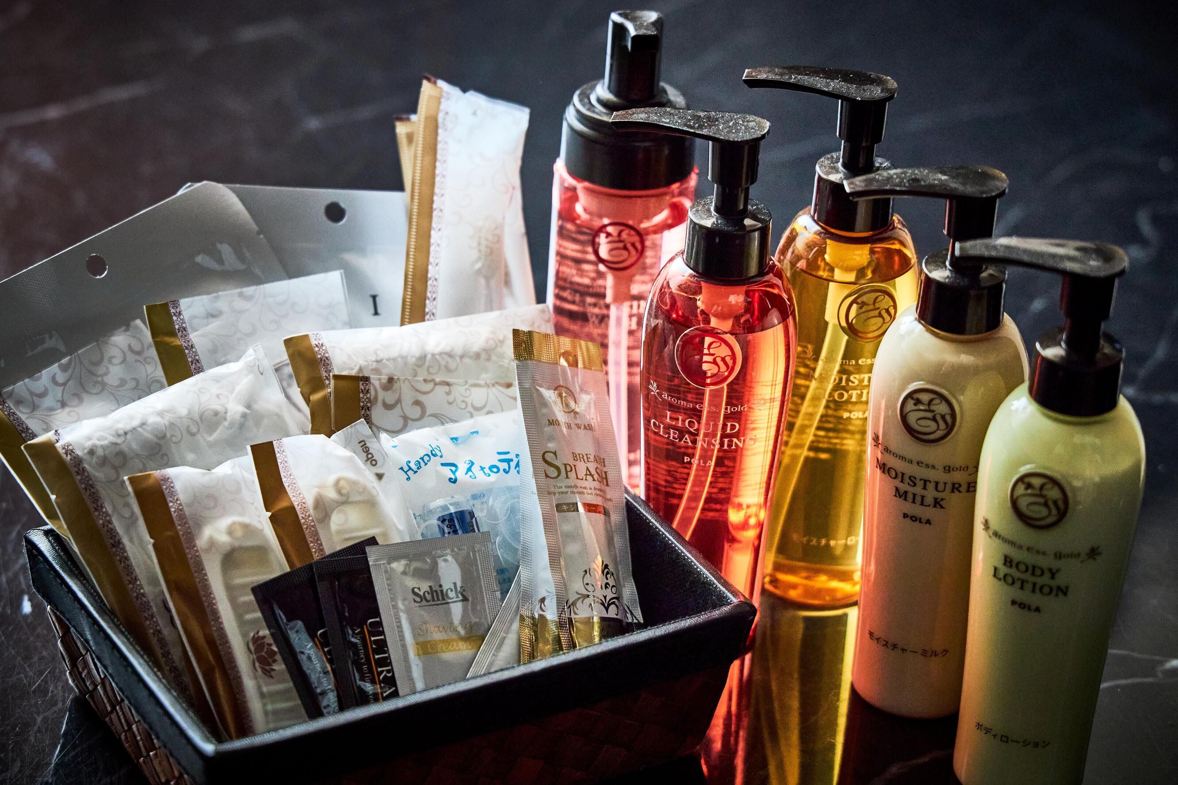 down duvets, desk, free wifi, bed sheets