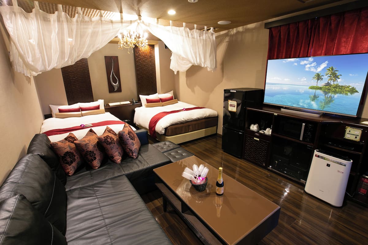 junior suite, non smoking | down duvets, desk, free wifi, bed sheets