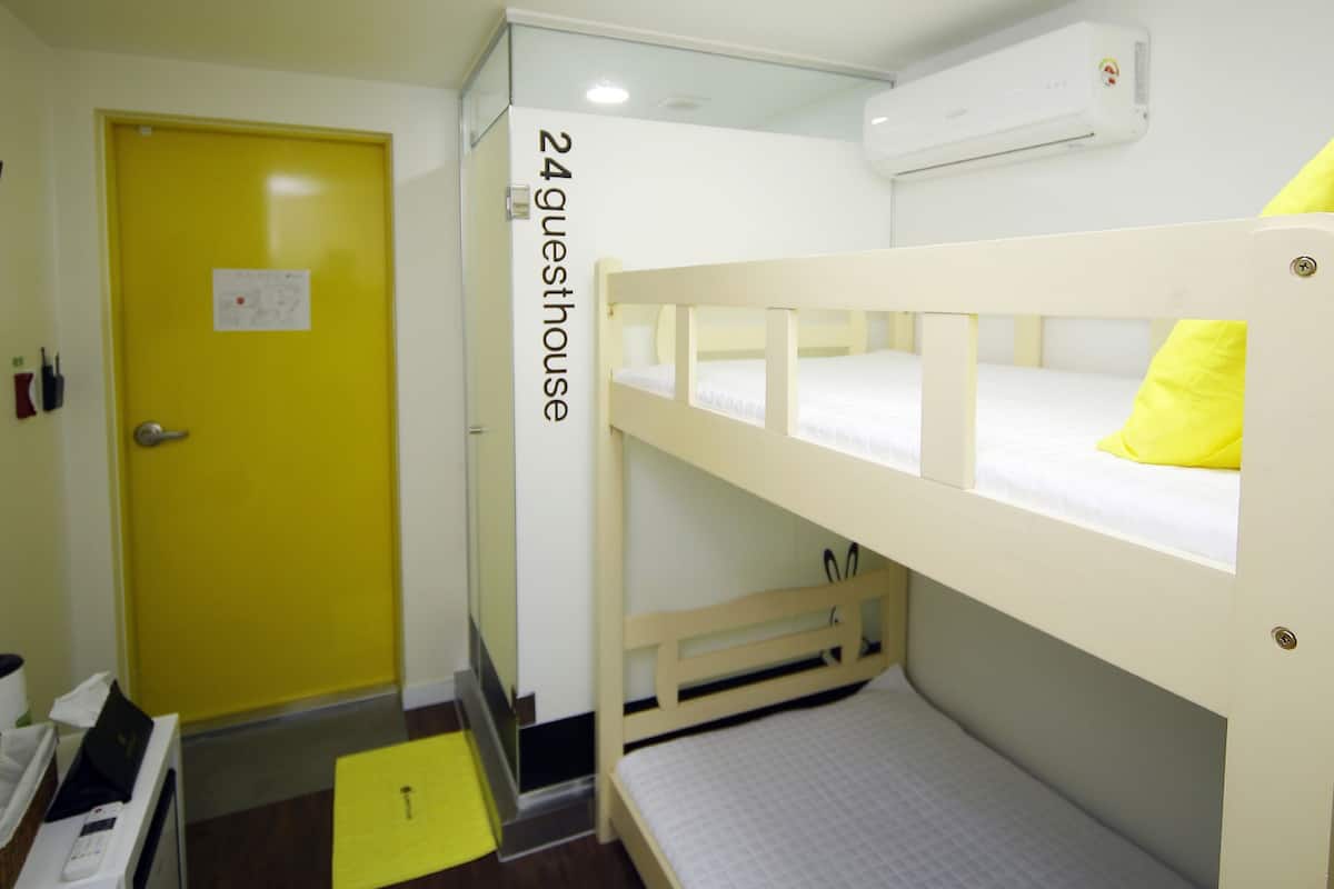 Bunk Twin Room | Een strijkplank/strijkijzer, gratis wifi, beddengoed