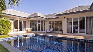 Vila conforto, 2 quartos, piscina particular, no jardim | Piscina externa