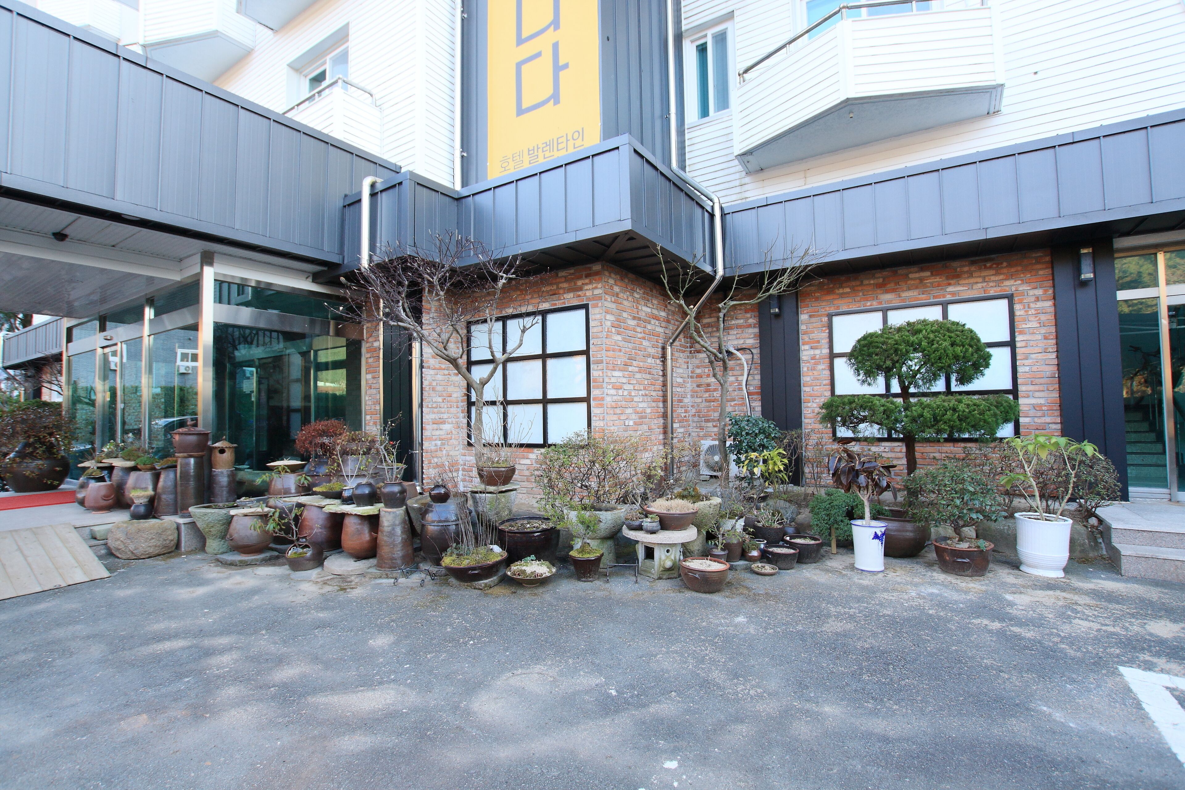 مدخل المنشأة