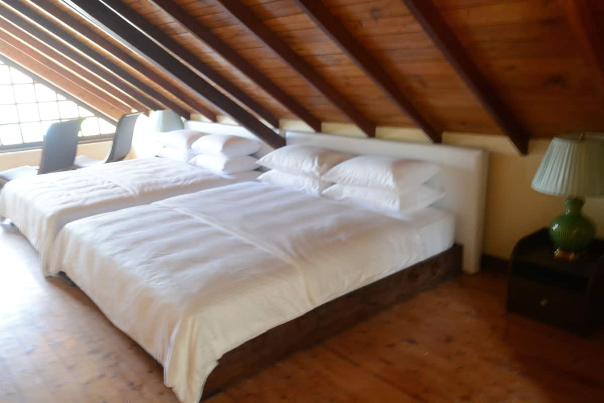 Familiekamer, meerdere bedden | Luxe beddengoed, een strijkplank/strijkijzer, gratis wifi, beddengoed