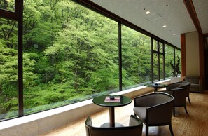 ロビー応接スペース