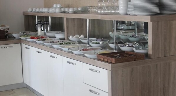 Breakfast buffet - Zeugma Park Hotel (Istanbul)