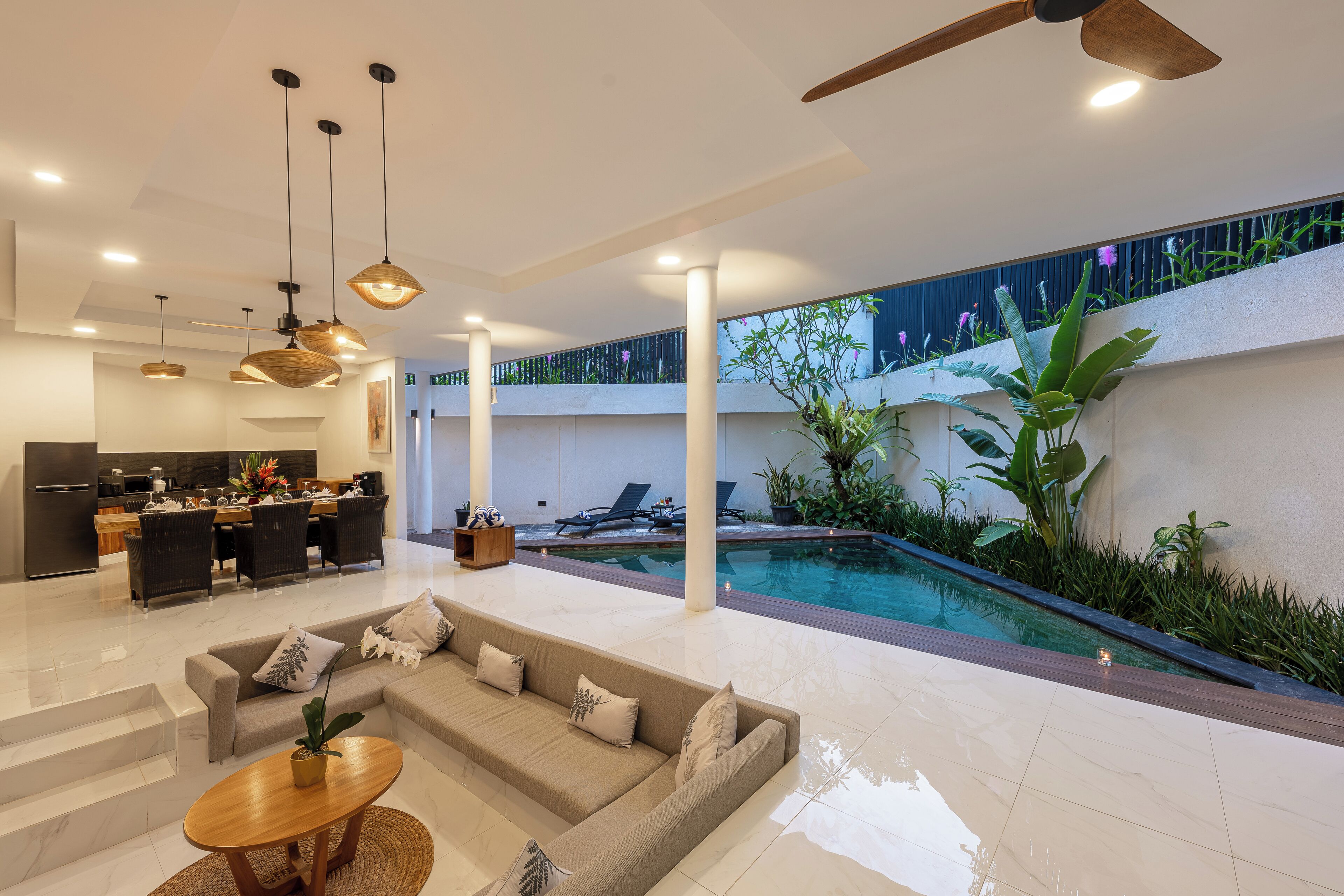 Full-size fridge, microwave, stovetop, coffee/tea maker