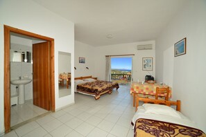 Soundproofing, iron/ironing board, free cribs/infant beds, rollaway beds - Kaloudis Apartments (Apokoronas)