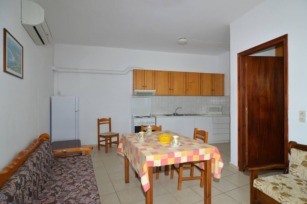 Apartment, 1 Bedroom | Soundproofing, iron/ironing board, cribs (free)