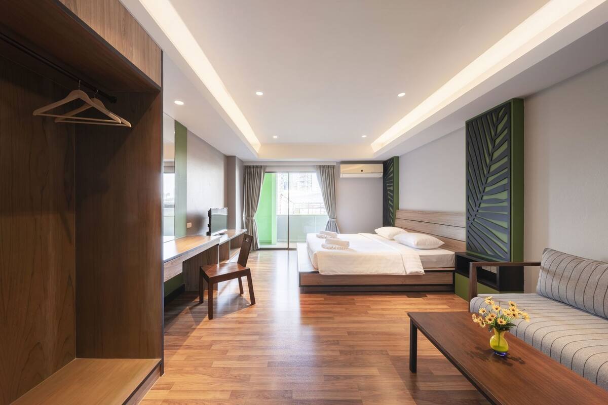 Minibar, in-room safe, desk, soundproofing