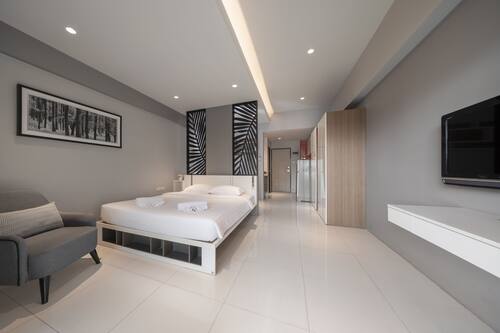 Superior King Bed