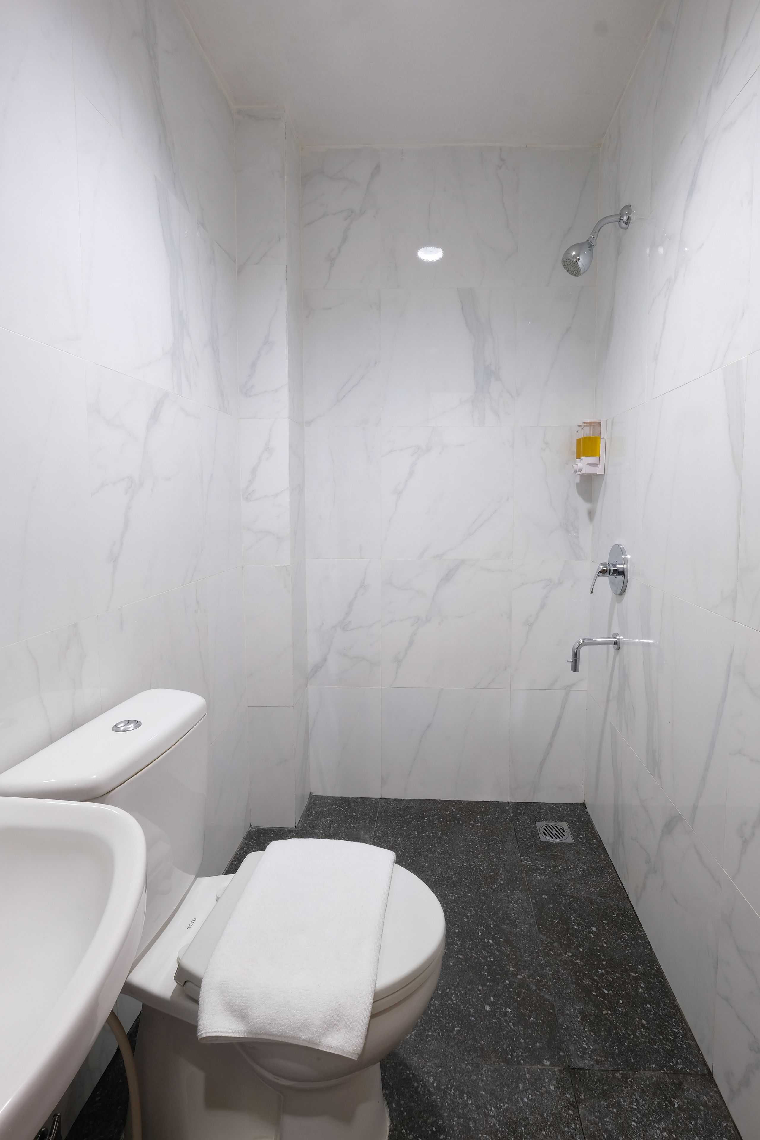 Photo - Hotel 88 Mangga Besar Raya 120 Jakarta By WH