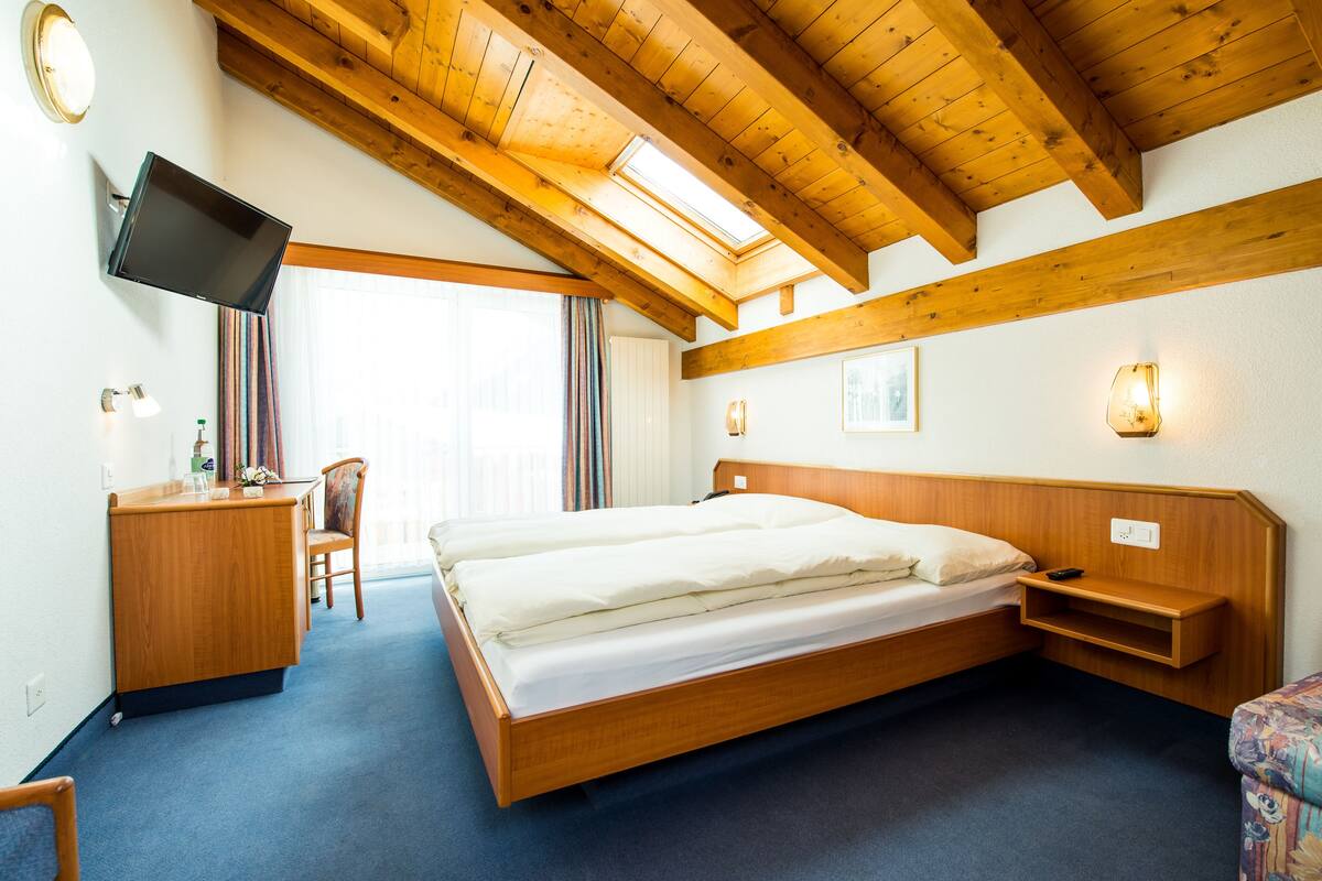 superior double room | room amenity