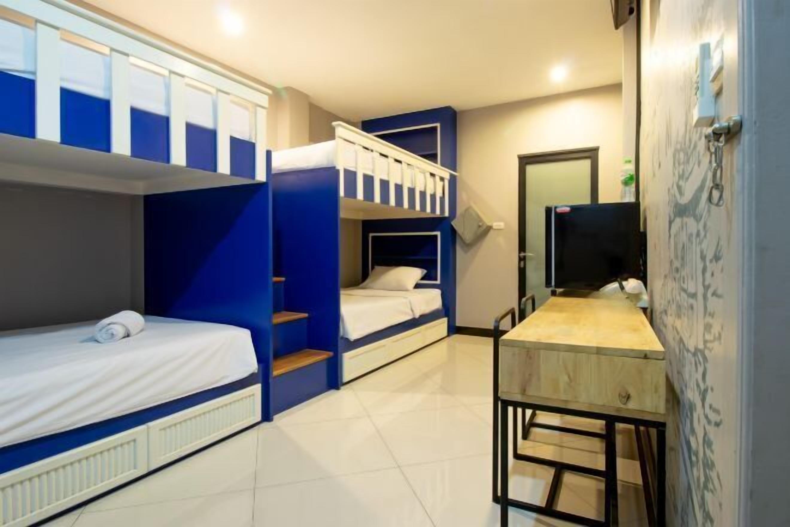 Bureau, Wi-Fi gratuit, draps fournis