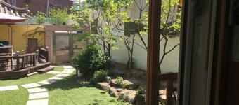 Momojein Guest House - Hostel