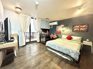 Quarto casal, sem janelas, na torre | Escrivaninha, Wi-Fi de cortesia
