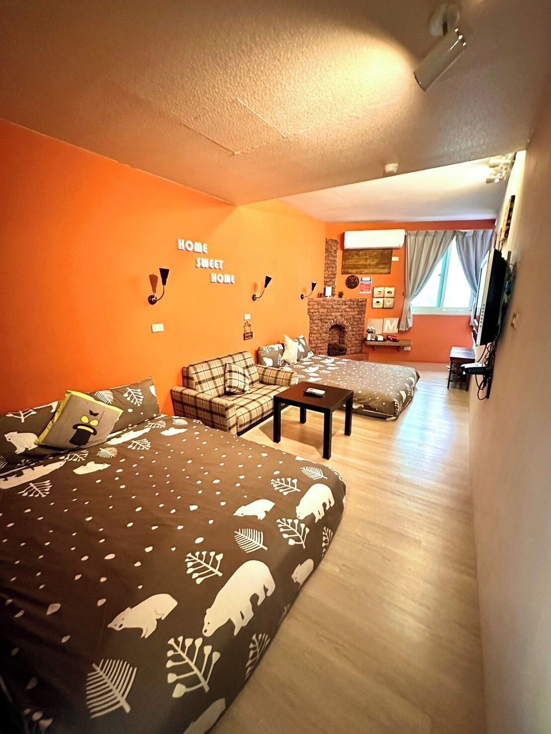 Quadruple Room, Tower