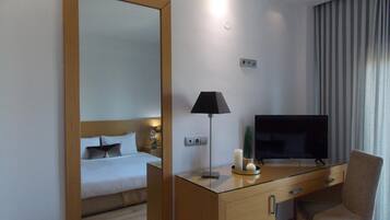 In-room safe, rollaway beds, free WiFi