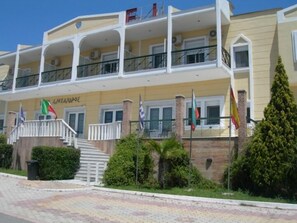 Exterior - Alexandros (Chalkidona)
