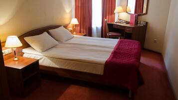 高級雙人房 | 書桌、熨斗/熨衫板、免費 Wi-Fi、床單