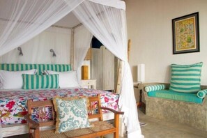 2 bedrooms, desk, iron/ironing board, free rollaway beds - Villa Nilaya (Koggala)