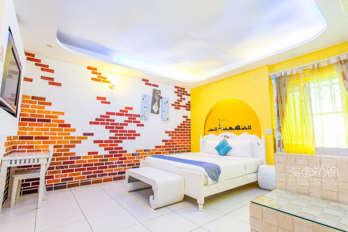 Deluxe Double Room, 1 Double Bed | Bathroom | Shower, hair dryer, slippers, towels